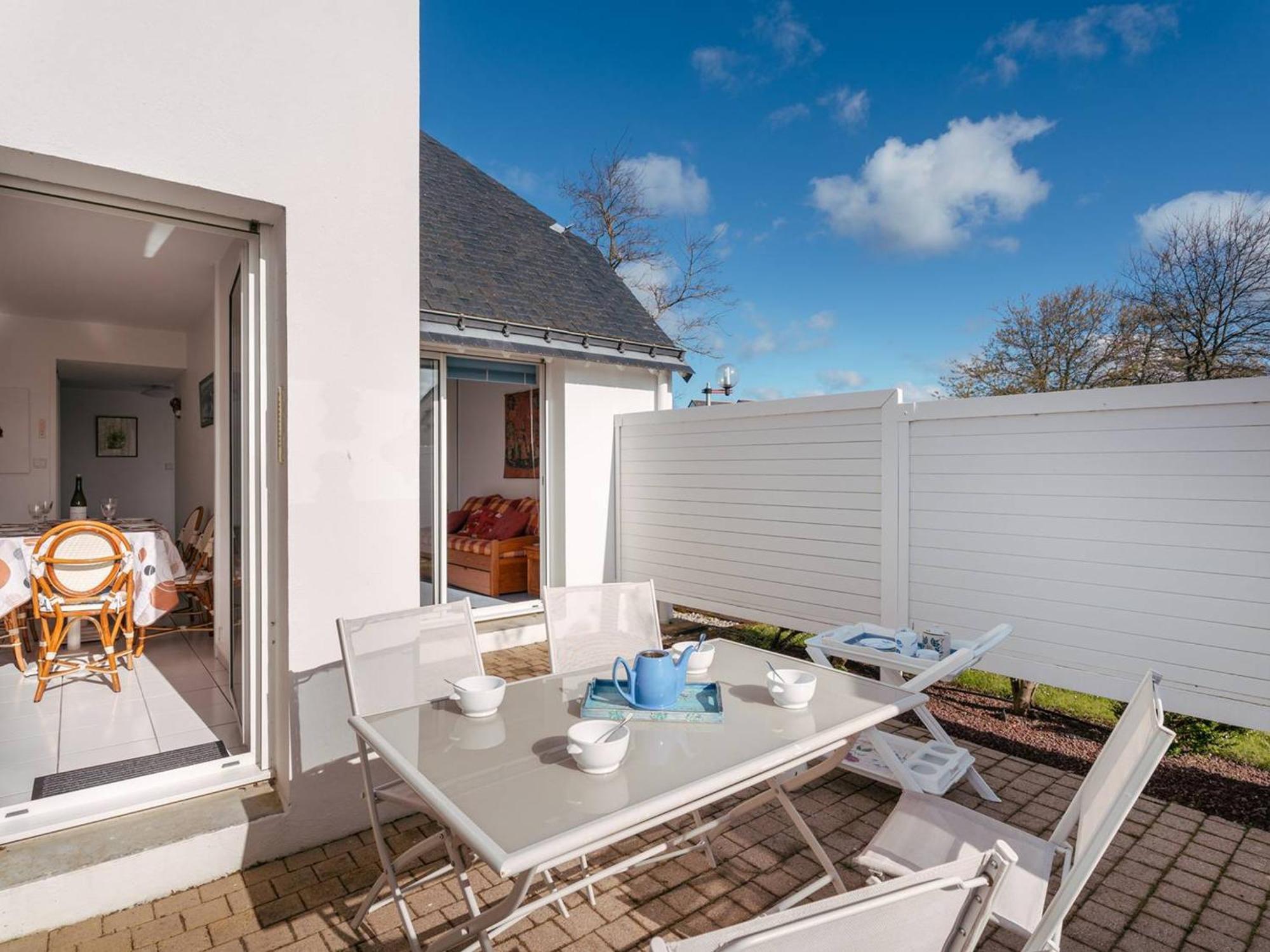 Apartment Carnac: 3p Avec Piscine Chauffee, Terrasse Et Parking, A 1 Km De La - Fr-1-477-245